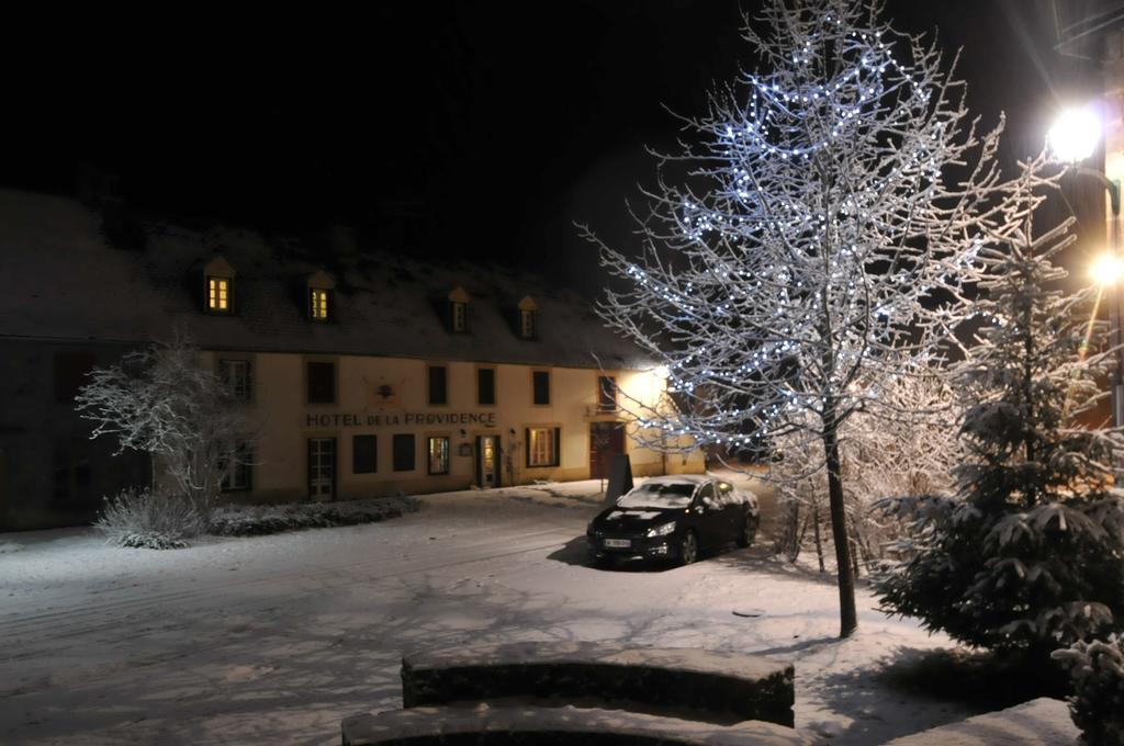 Auberge De La Providence Saint-Donat Екстер'єр фото
