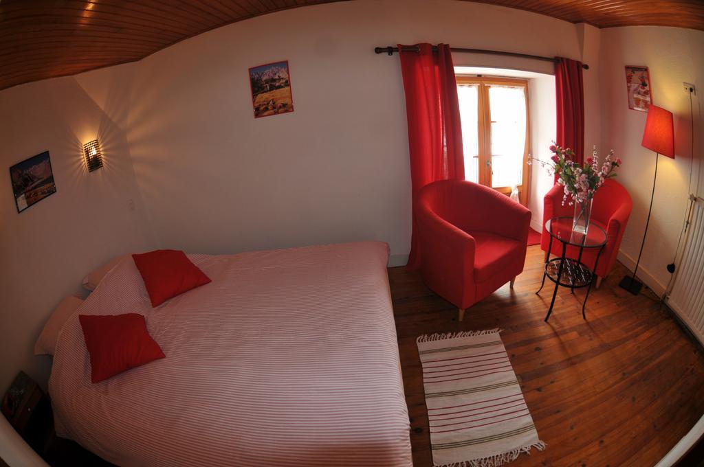 Auberge De La Providence Saint-Donat Екстер'єр фото