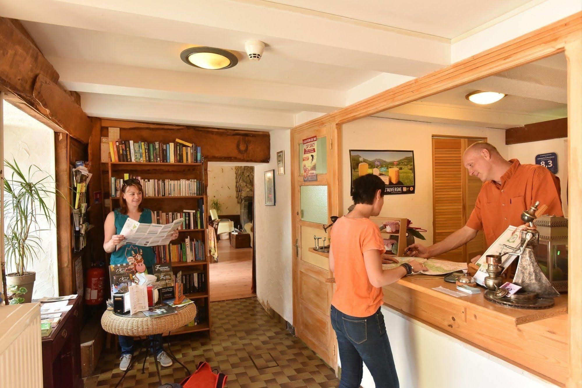 Auberge De La Providence Saint-Donat Екстер'єр фото